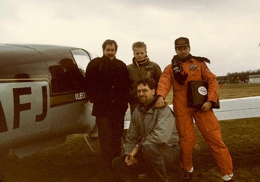 1986-04 met piloot Erwin.jpg